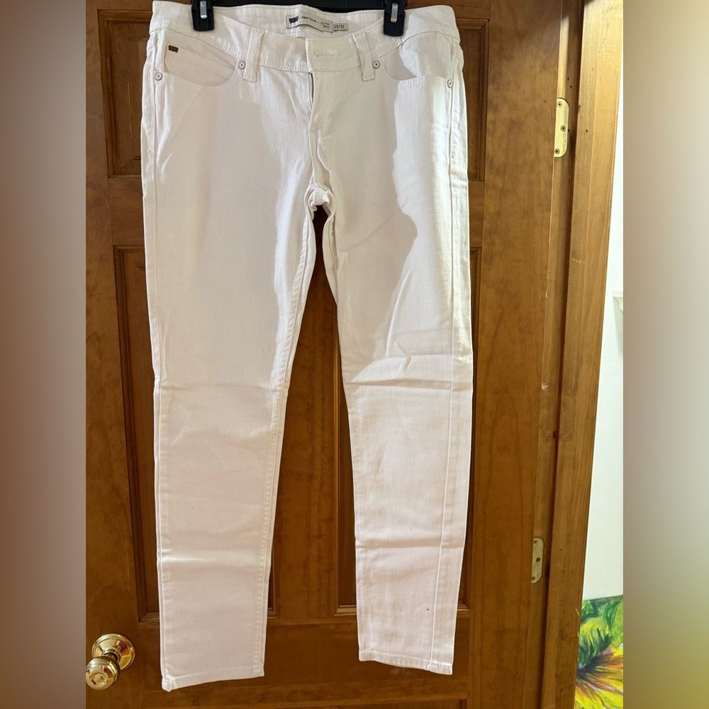 Levi’s White Women’s Skinny Jeans